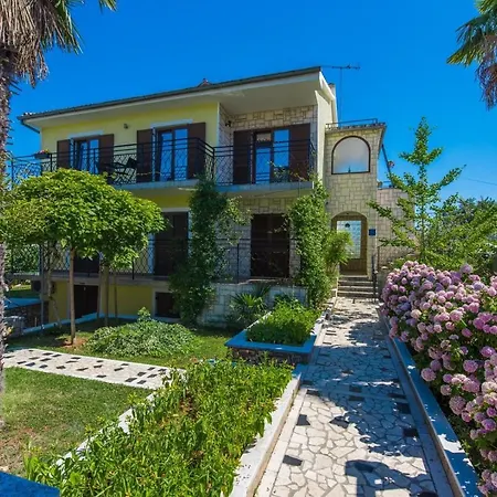 Complex Dolce Maro Vendégház 4*