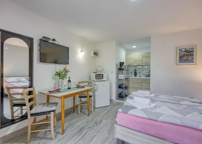 Complex Dolce Maro Gostinjska kuća 4*